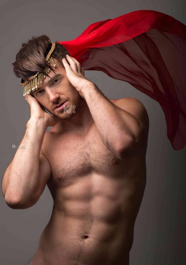 Whoseman-12-芬達Maxime譜出的異國情慾